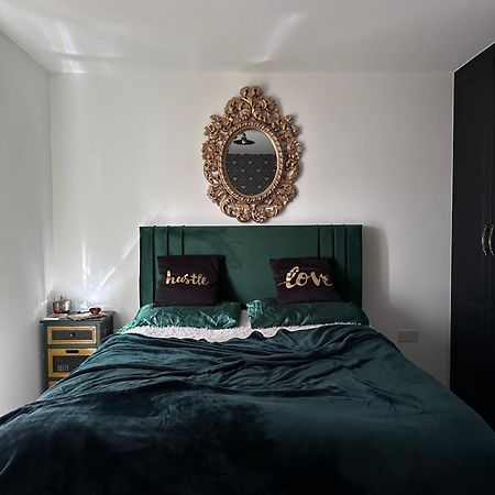 Ferienwohnung Uttsav Green - Affordable London Zone 3 - Accessible Public Transport Exterior foto
